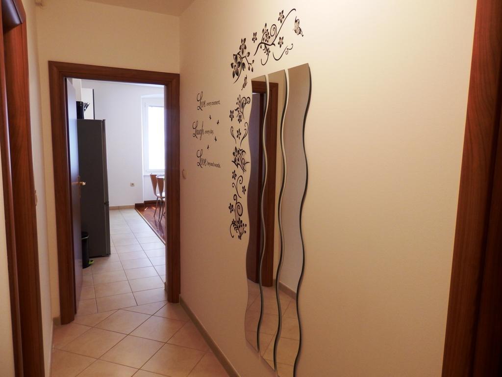Apartment Pula Center Buitenkant foto