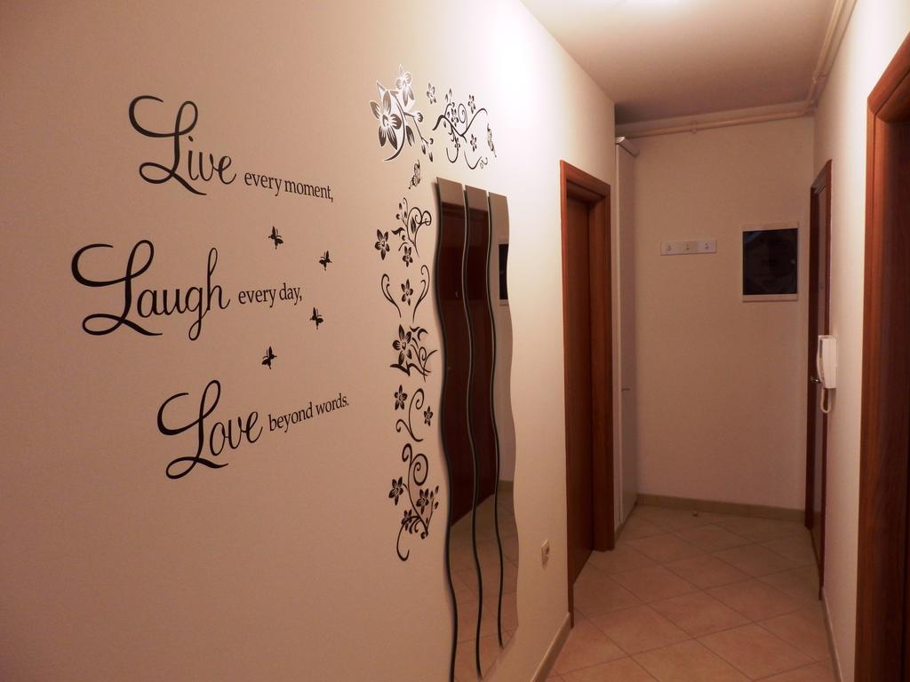 Apartment Pula Center Buitenkant foto